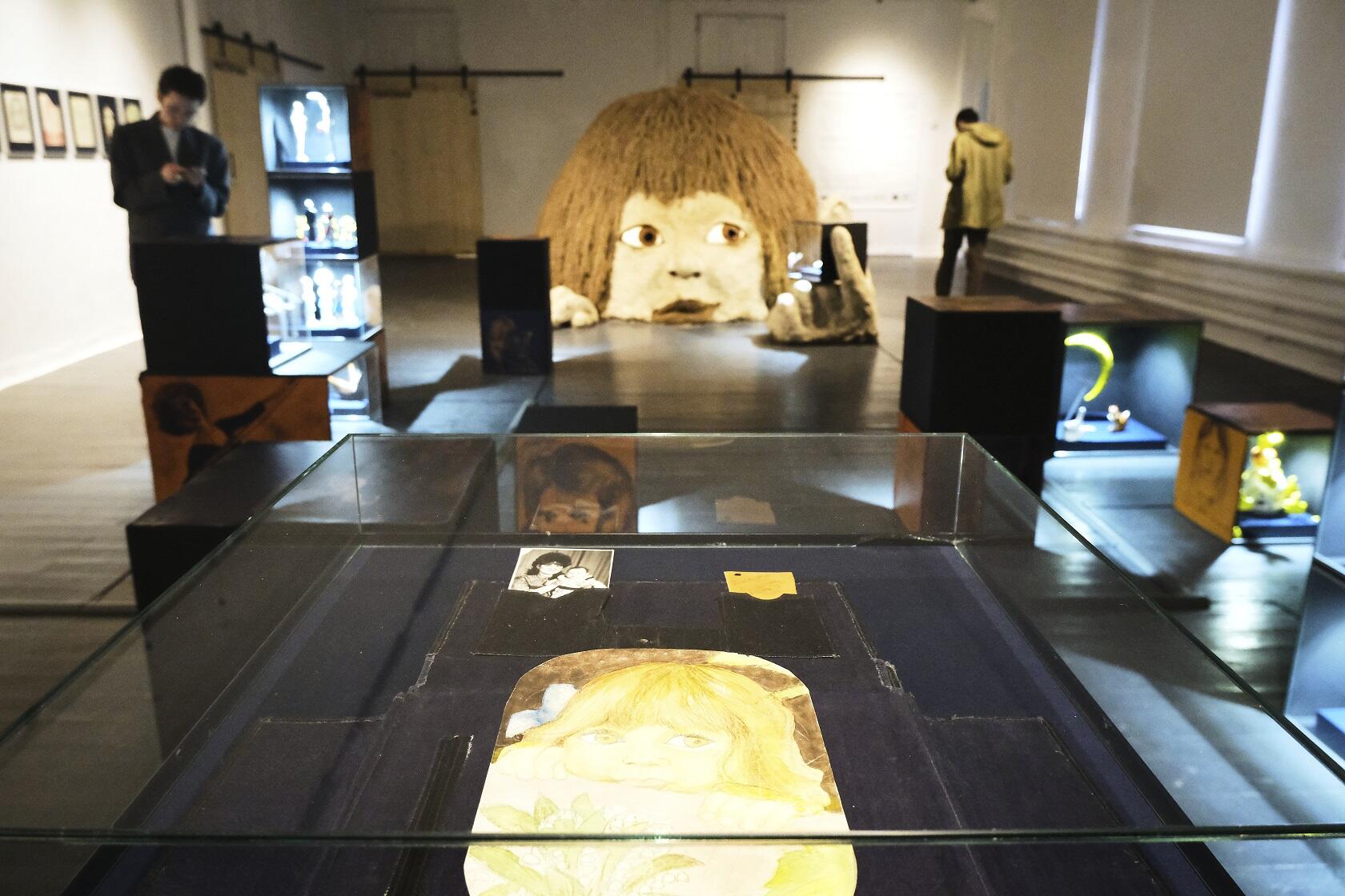 На первом плане та самая мамина папка. Фото: Саша Зубковский / It's My City