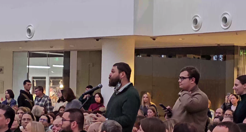 Скриншот видео с вопроса Ивана Абатурова Наталье Зубаревич