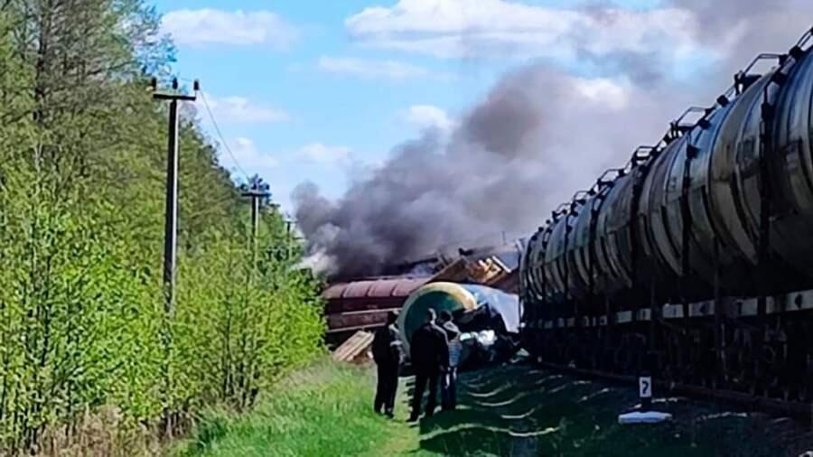 В Брянской области поезд сошел с рельсов из-за взрыва