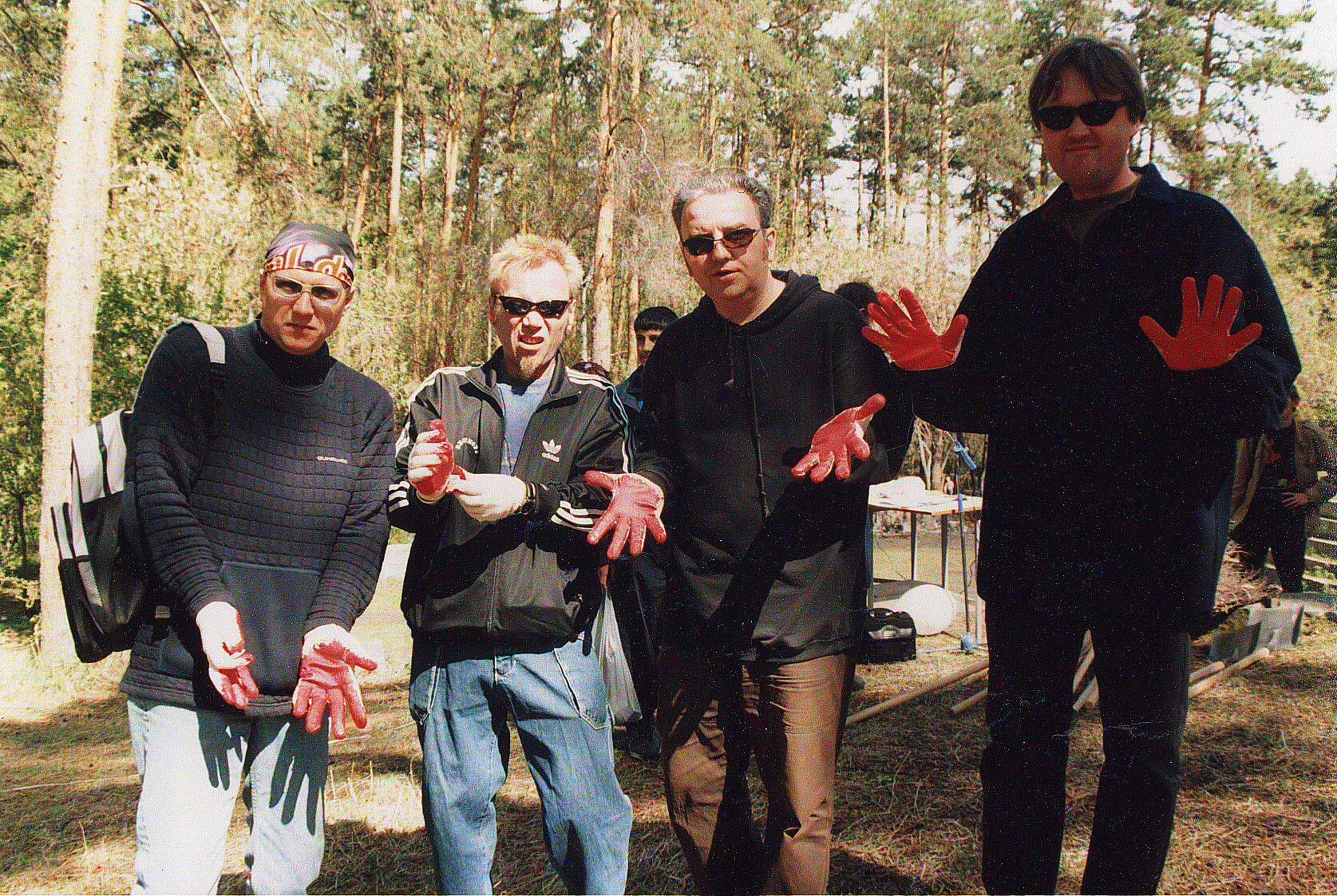 «Чайф» на субботнике. Фото: М.Залогина (из архива Свердловского рок-клуба)