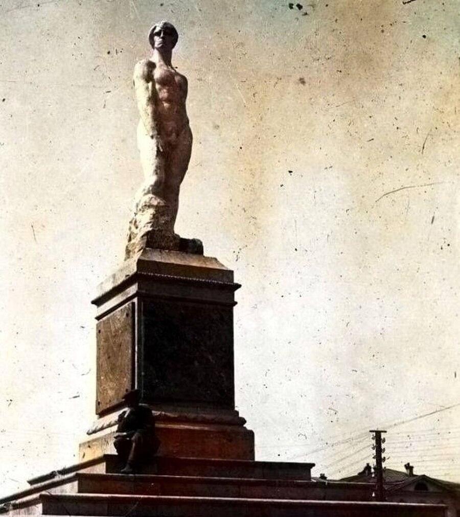 Памятник «Освобожденному труду».  Фото: предоставлено Евгенией Ананьиной