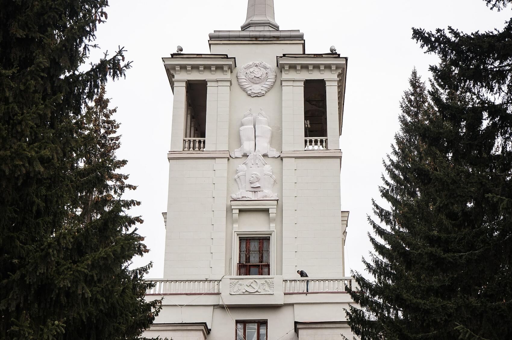 Барельеф Сталина на Окружном доме офицеров в Екатеринбурге. Фото Арины Томашовой / It's My City