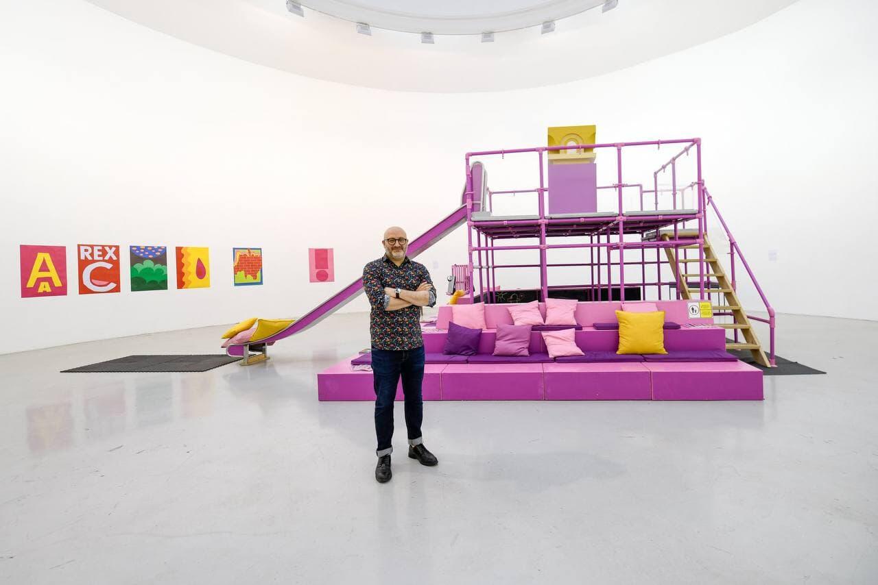 Бехзад Нури и детская площадка в рамках проекта «Памятник неизвестному гражданину». Фото предоставлено Уральской биеннале