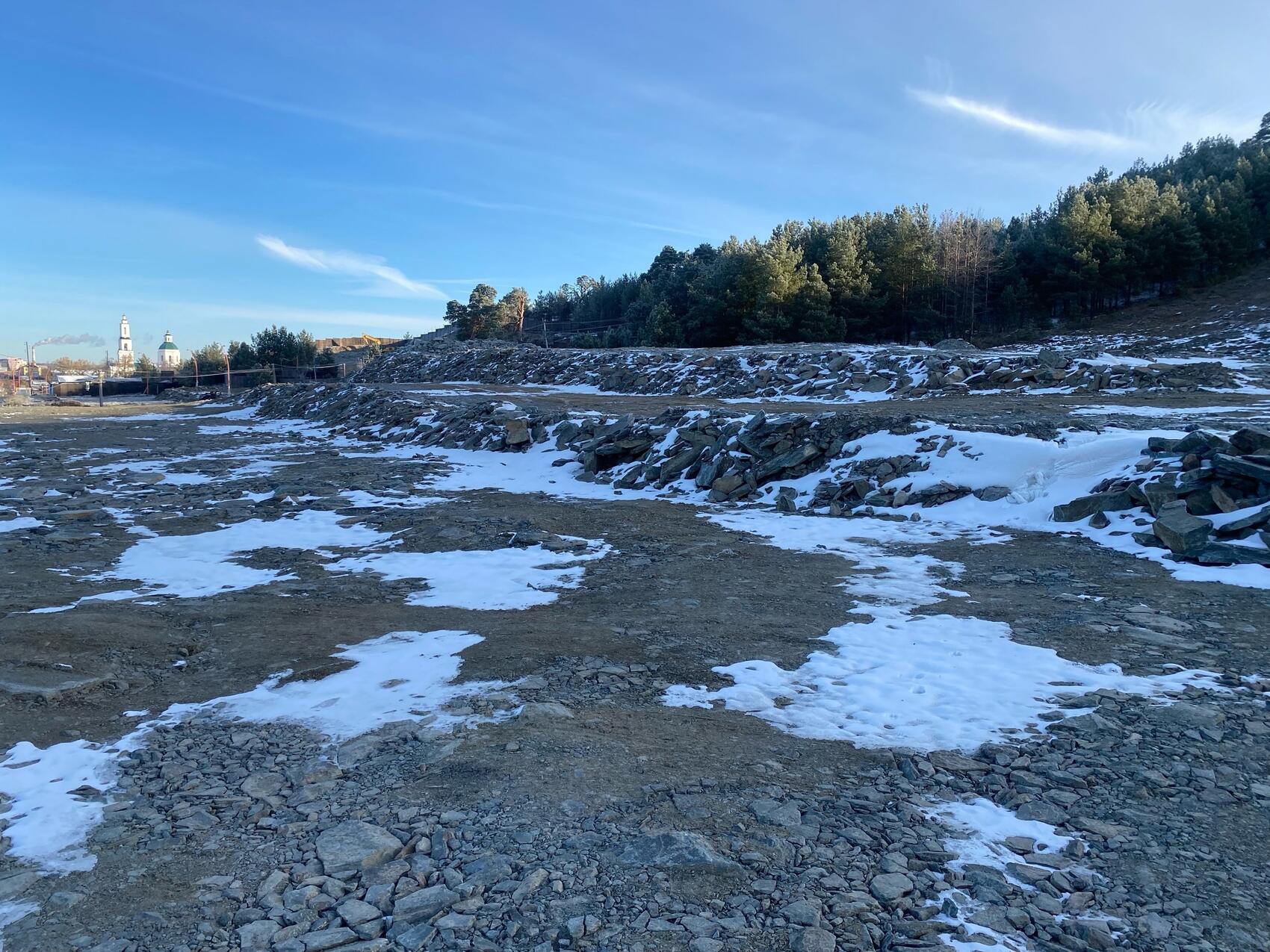 Стройплощадка «Баден-Бадена» на горе Бессонова. Фото: Дмитрий Усольцев
