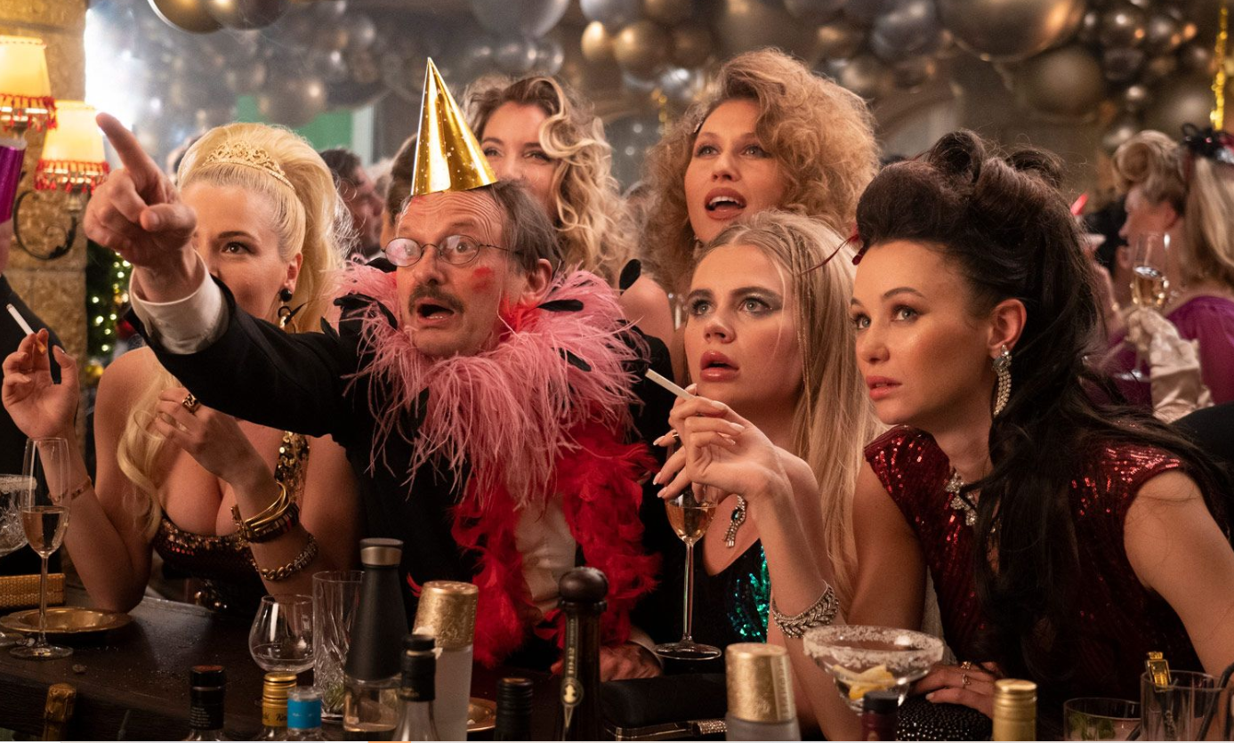 Кадр из фильма «Дворец»