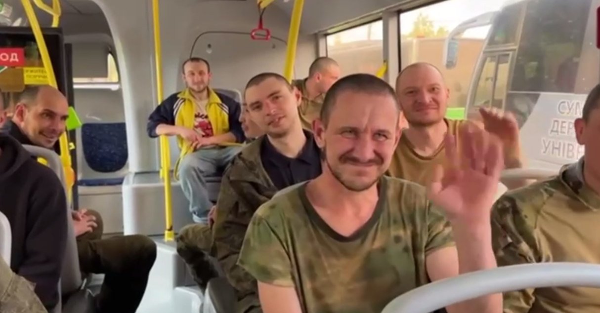 Скриншот видео: возвращение российских военнопленных / Brief