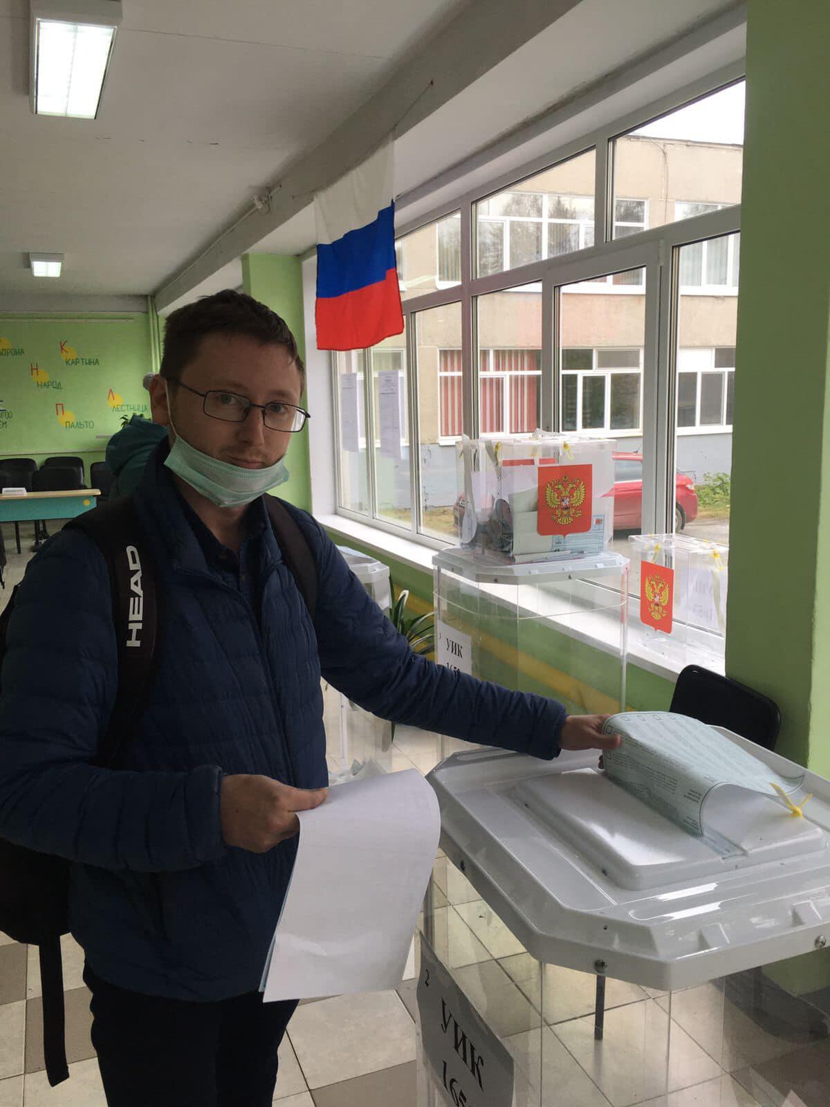 Александр Грезев на выборах 19 сентября. Фото: личный аккаунт в Facebook