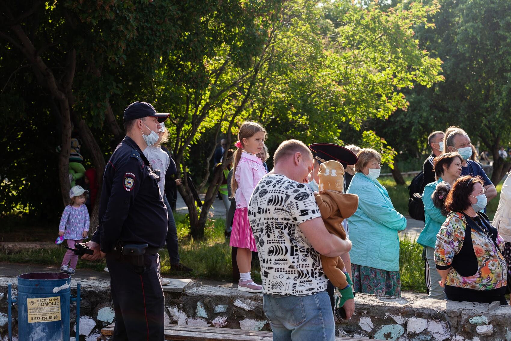 Встречу представителей администрации с жильцами контролировали полицейские. Фото: Игорь Брук / It's My City