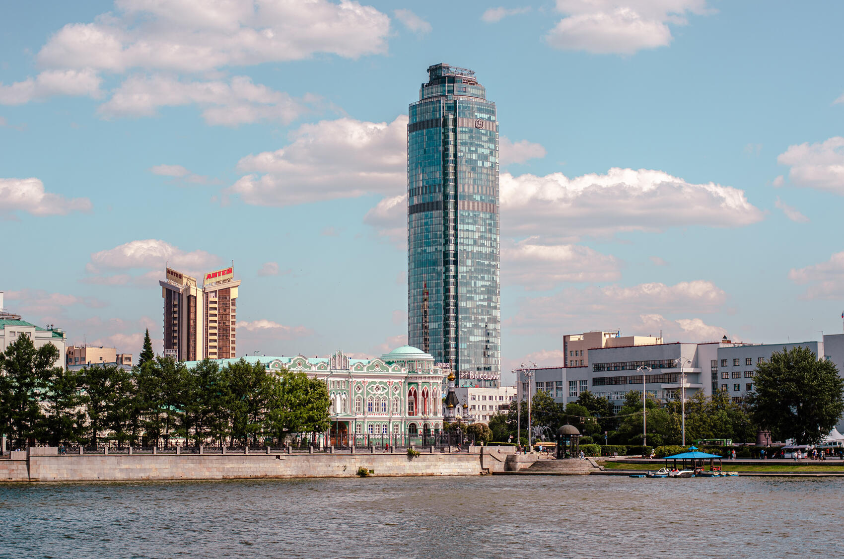 «Антей» и «Высоцкий». Фото: It's My City