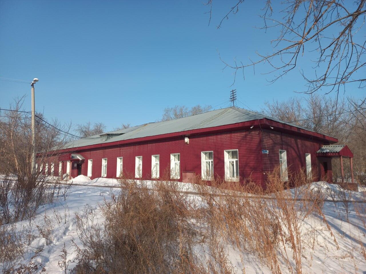 Сейчас большая часть фасада здания обшит сайдингом. Фото: телеграм-канал Олега Букина