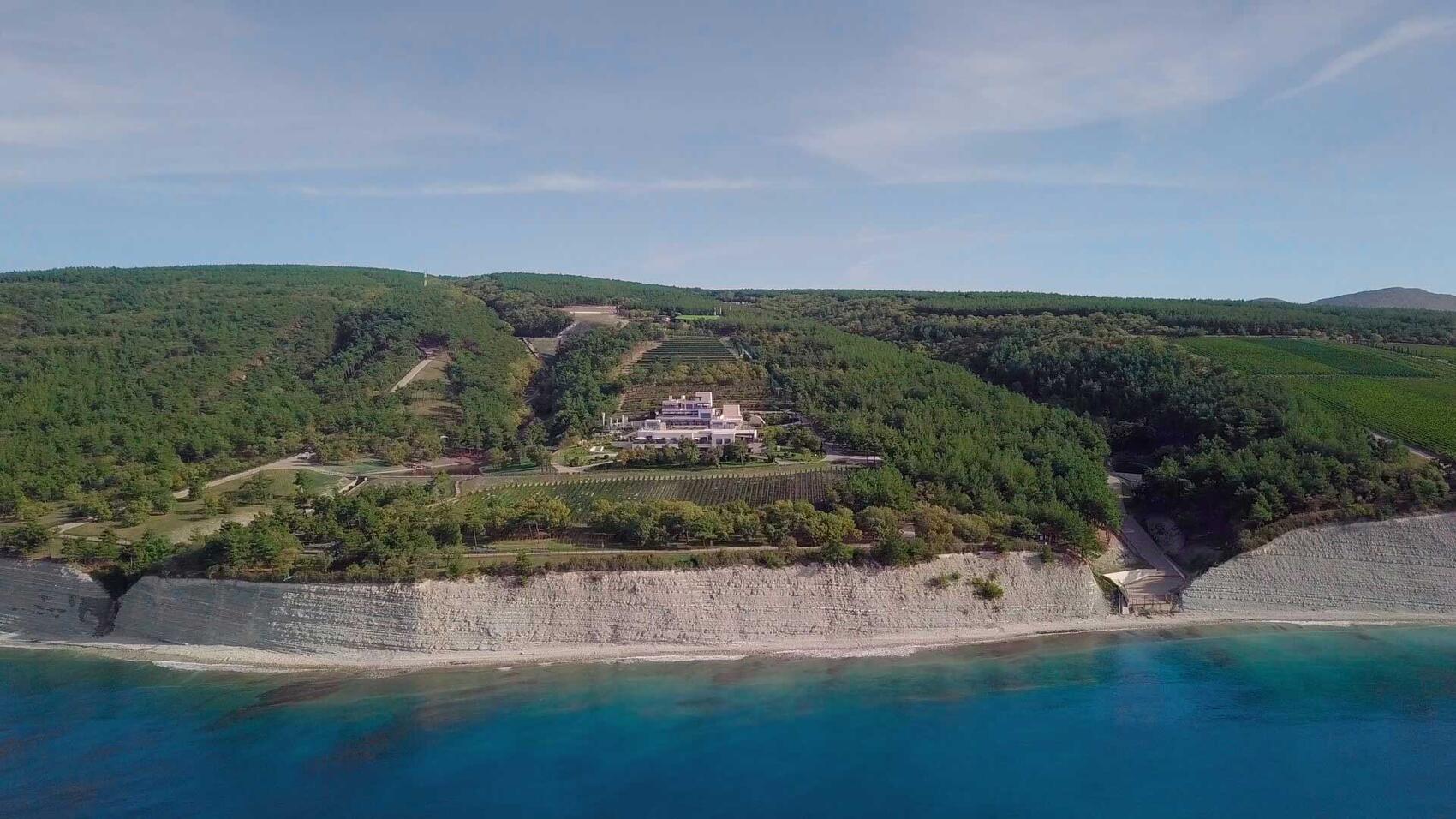 Винодельческий комплекс. Фото: команда Навального