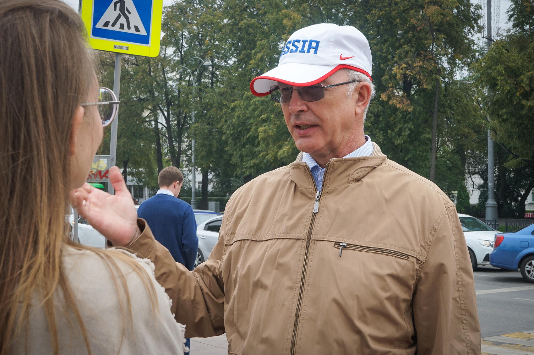 Михаил Матвеев депутат Екатеринбургской гордумы. Он работает в здании напротив площади