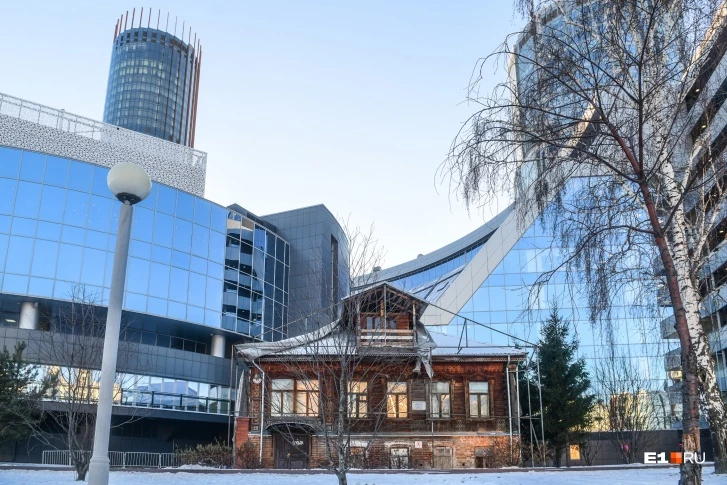 Дом Гайдара возле Ельцин Центра / Фото: Артём Устюжанин / E1.RU