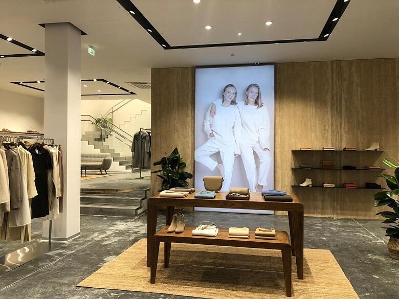 Магазин одежды в Екатеринбурге. Фото с сайта 12 storeez