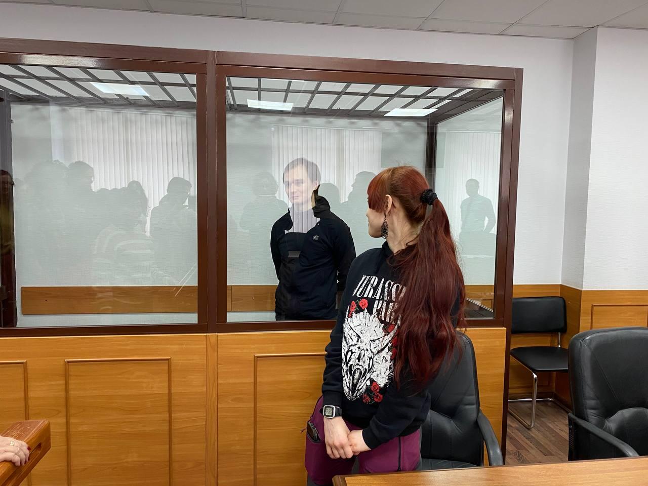 Мифтахов с женой в суде. Фото: Семен Хорохорица / It's My City