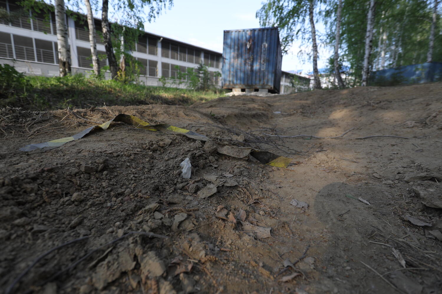 Испорченная трава и поросль из-за размещения контейнеров. Фото: Марина Молдавская / It's My City