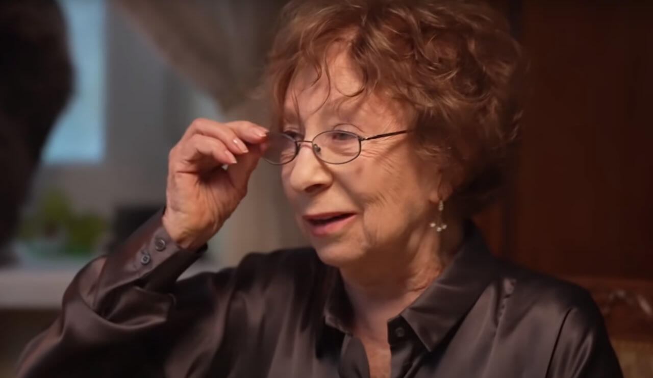 МВД проверит Лию Ахеджакову по статье о «дискредитации» из-за видео с флагом Украины