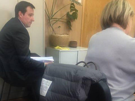 Слева — Александр Пронин в суде. Фото Евы Меркачевой / МК