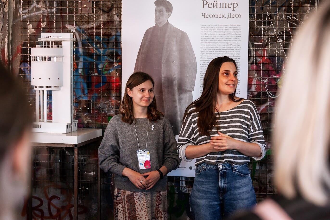 Белая Башня стала центром притяжения туристов со всей страны. Фото: Игорь Брук / It's My City