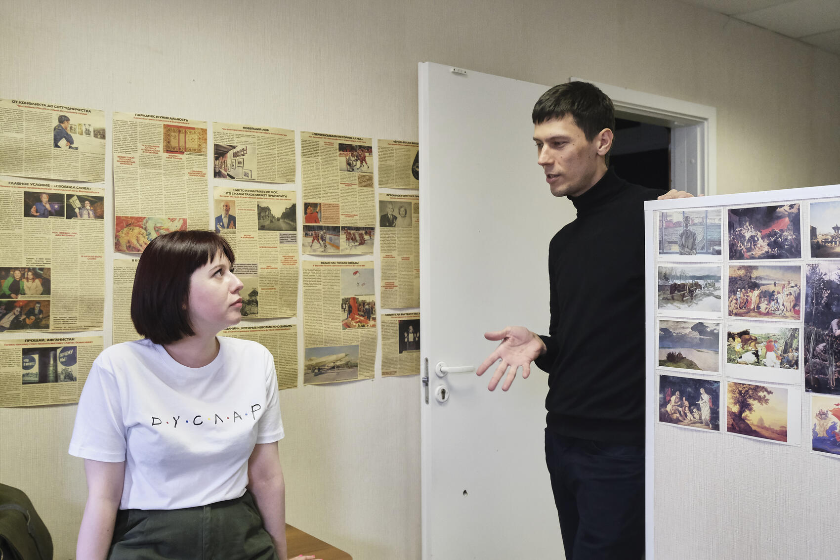 Директор «Вечерних ведомостей» Гузель Аиткулова и главред издания Владислав Постников. Фото: Саша Зубковский / It's My City