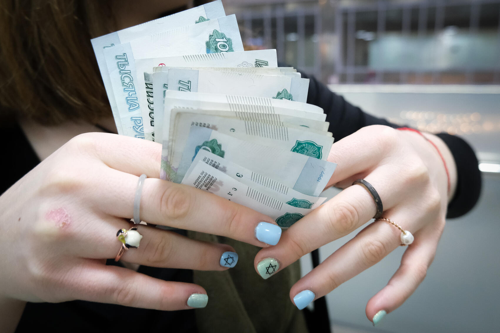  Студенты УрГЮИ полтора года судились с министерством соцполитики ради пособия. Его размер составляет 1533 рубля