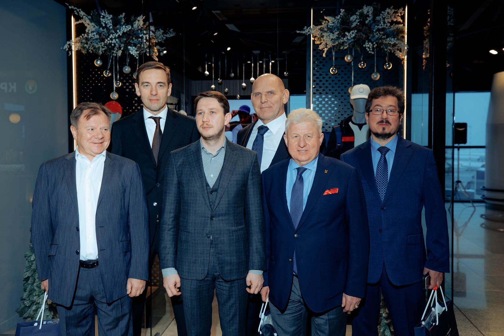 Дмитрий Шишкин третий слева. Фото: Shishkin Atelier