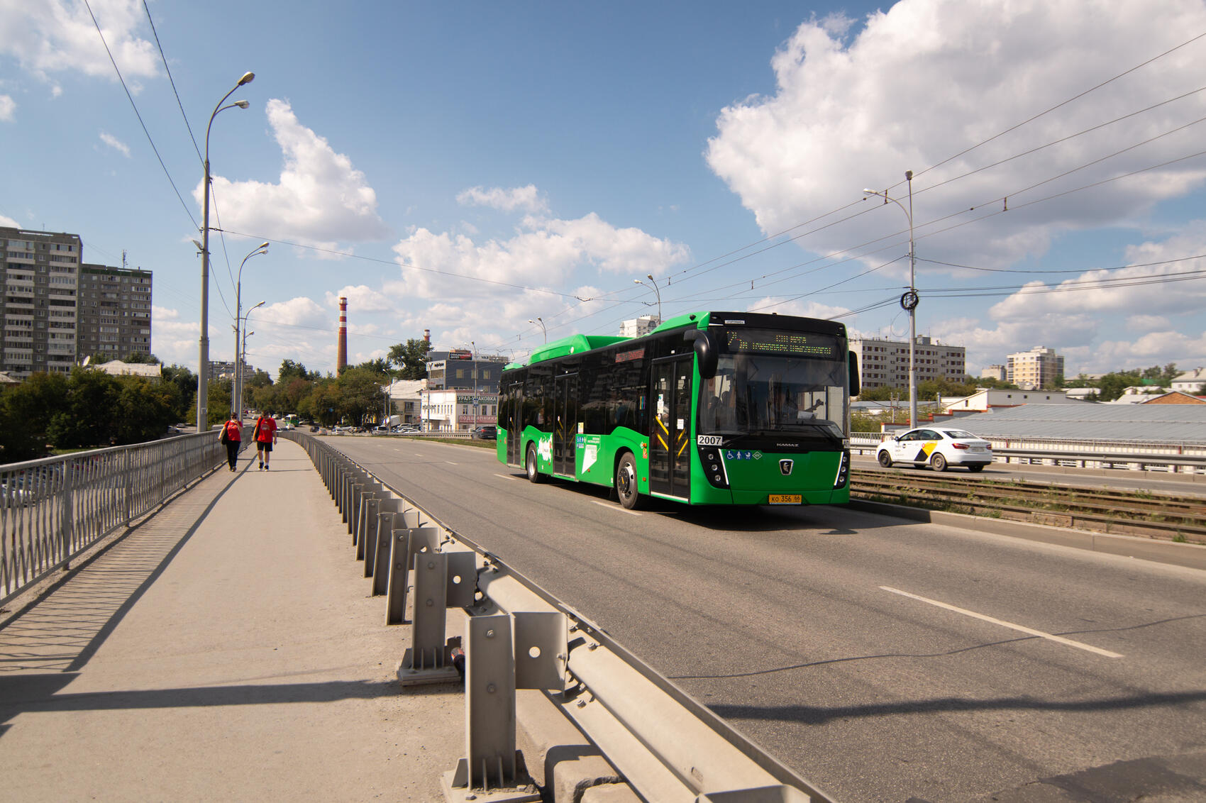 Мэрия Екатеринбурга пообещала в течение года закупить почти сто новых  автобусов