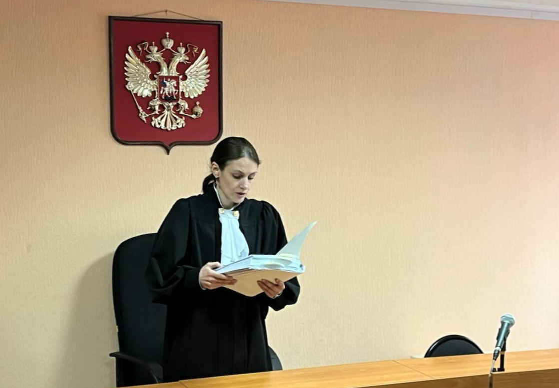 Судья Жанна Стекольникова, которая ранее уже штрафовала Евгения Ройзмана, постановила ликвидировать фонд