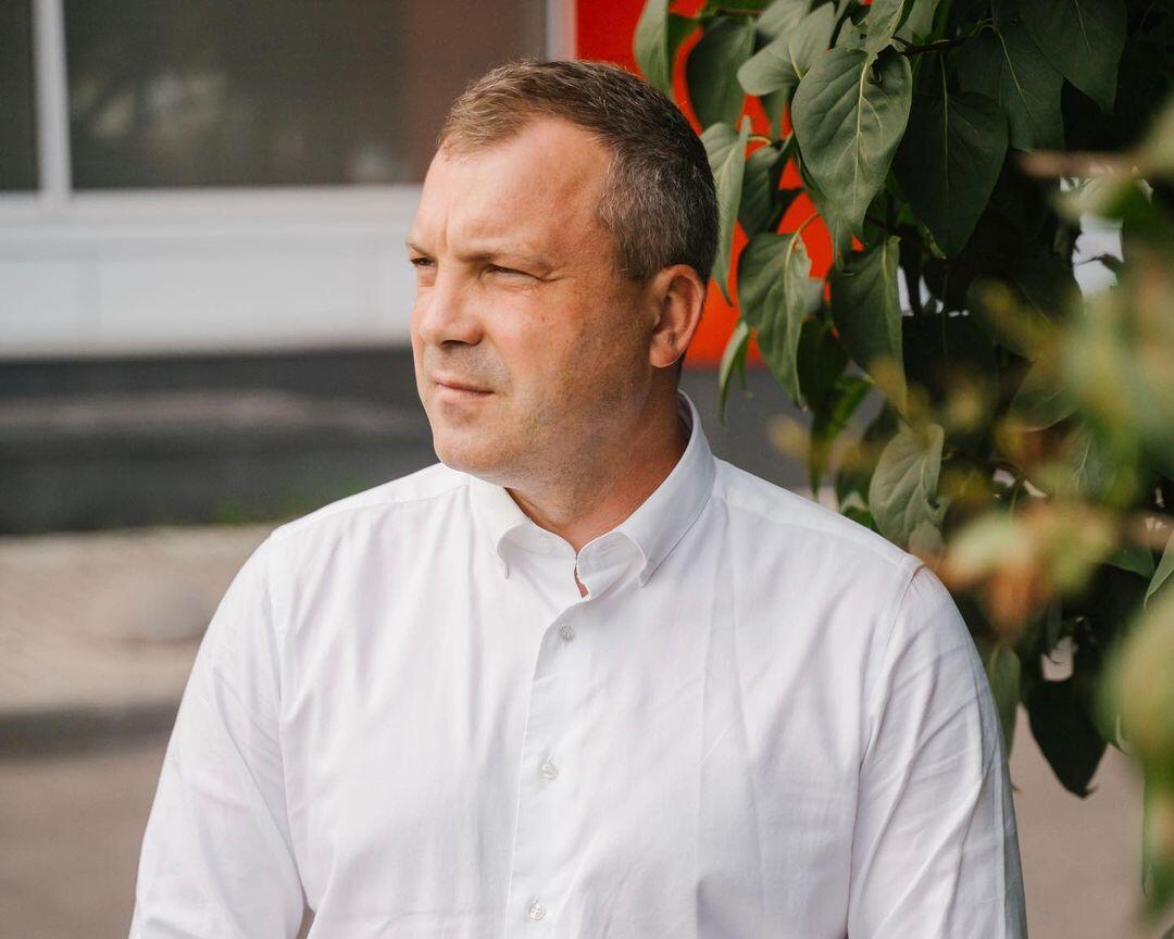 Twitter временно заблокировал ведущего Евгения Попова, который баллотируется в Госдуму