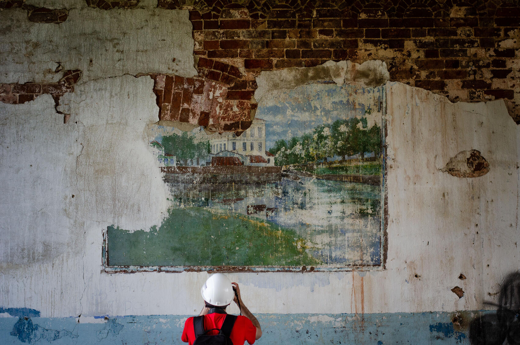 Фреска с изображением фабрики Ушакова