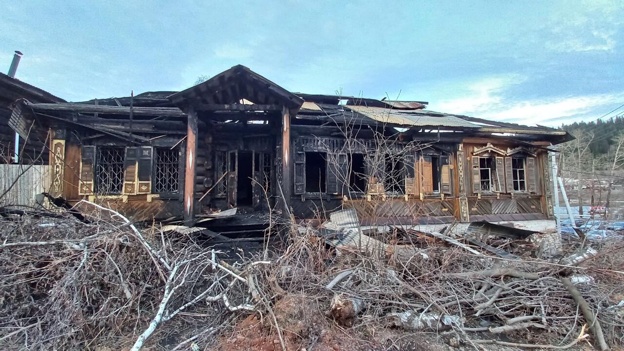 Старинный дом управителя завода в Нижних Сергах. Сгорел в апреле 2022 года. Фото: «Уральский хронотоп» во «ВКонтакте»