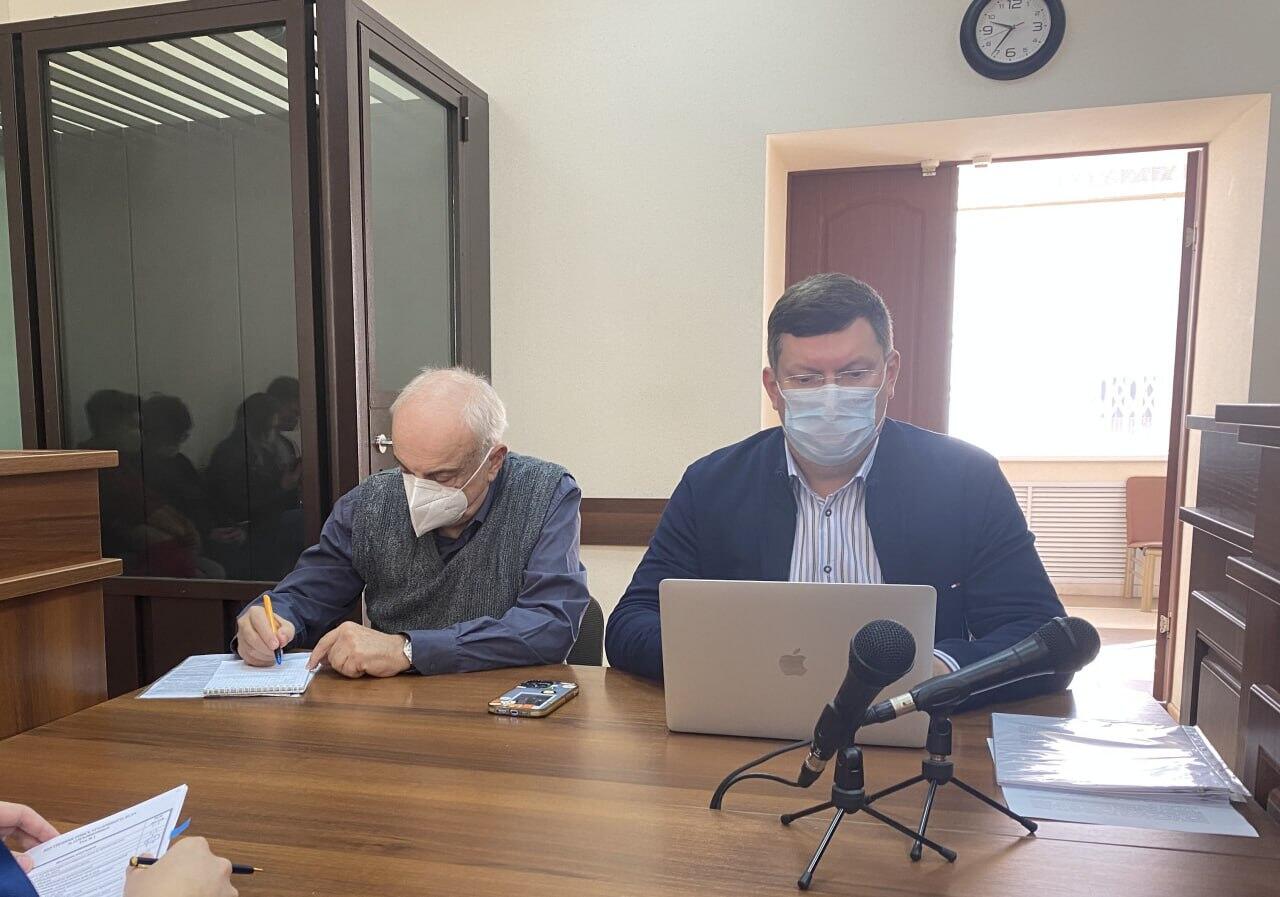 Михаил Волков в зале суда (слева), It's My City 