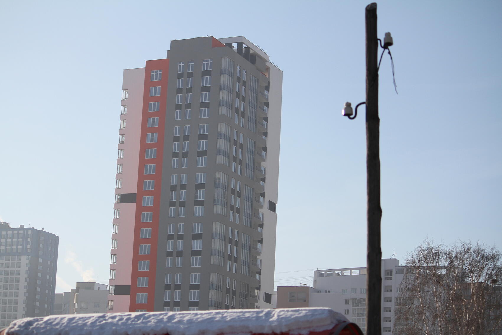 На другой стороне реки стоит первая очередь ЖК «Исетский». Фото: Мария Рубинина / It's My City