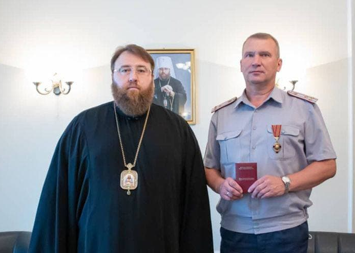 Митрополит Игнатий и начальник УФСИН Алексей Федотов. Фото: сайт Саратовской митрополии