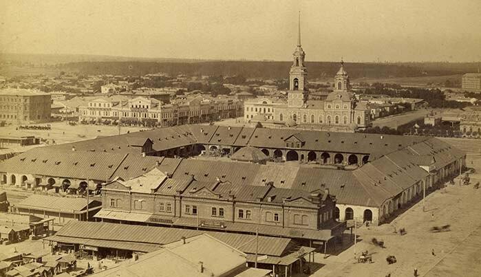 Вид на гостиный двор и собор. Фото: предоставлено Евгенией Ананьиной