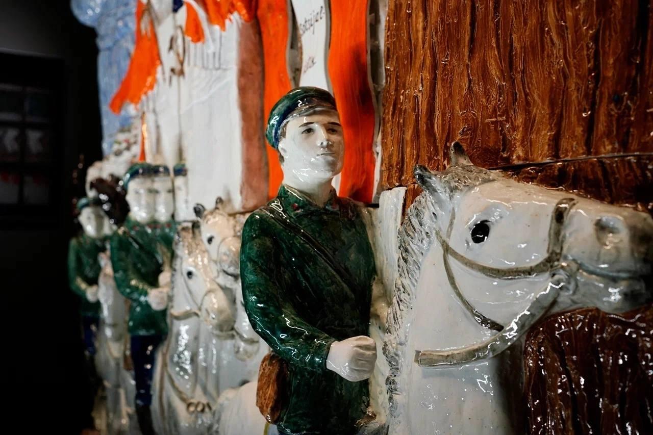 Фрагмент панно «Праздник» Исидора Фрих-Хара. Фото: Екатеринбургский музей изобразительных искусств