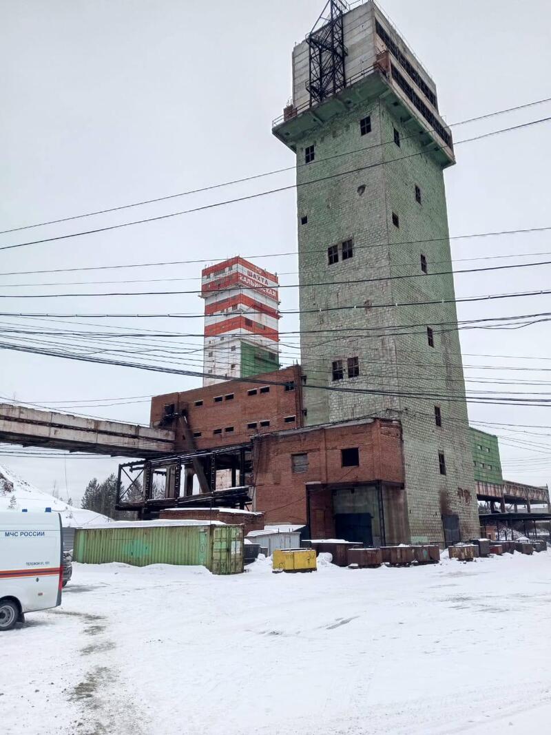 В Североуральске в шахте двое рабочих оказались заблокированы из-за  обрушения горных пород